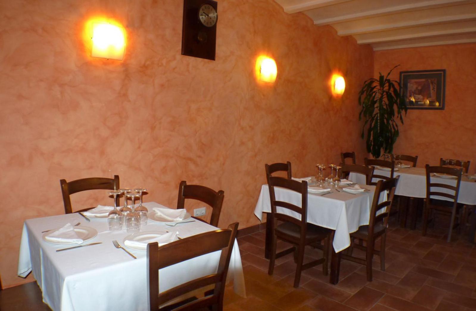 Hostal La Fuente Buera Екстер'єр фото