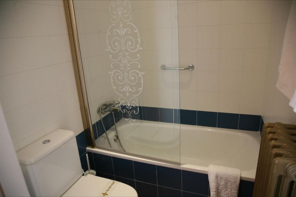 Hostal La Fuente Buera Екстер'єр фото