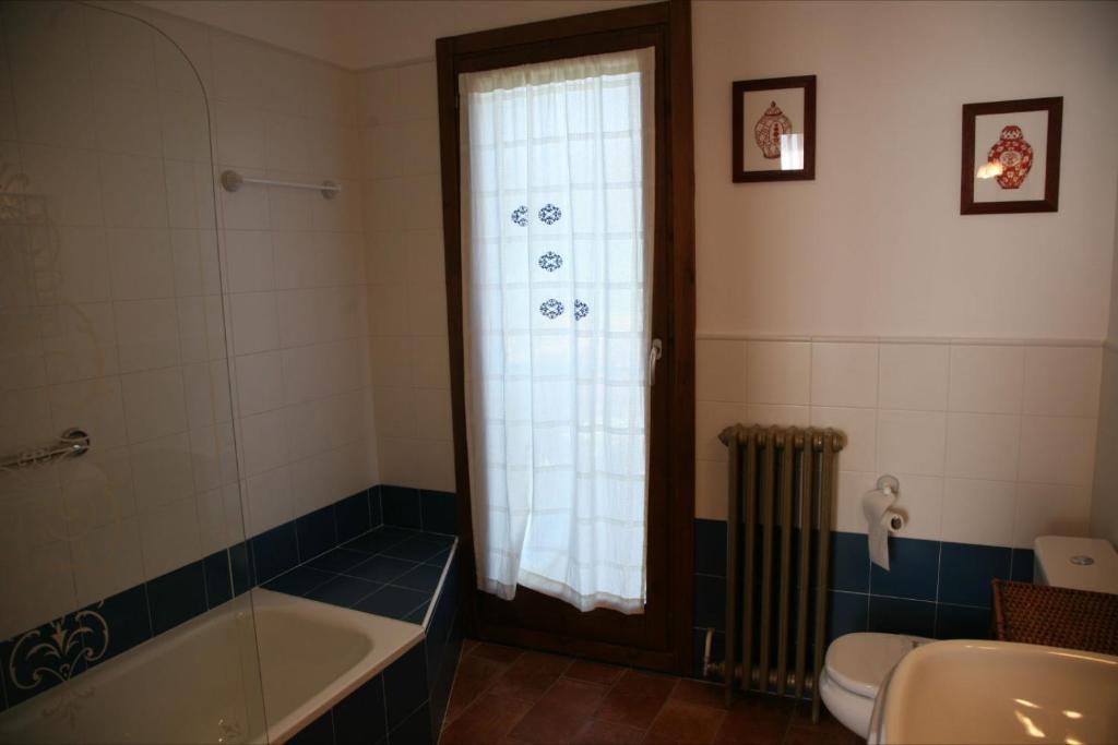 Hostal La Fuente Buera Екстер'єр фото