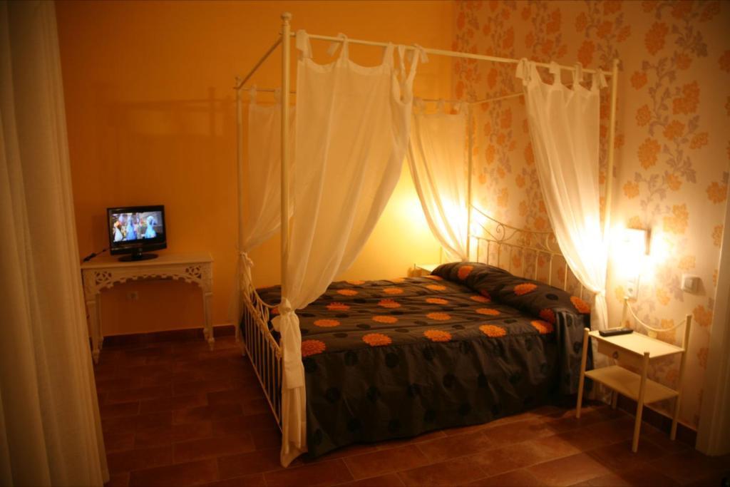 Hostal La Fuente Buera Екстер'єр фото